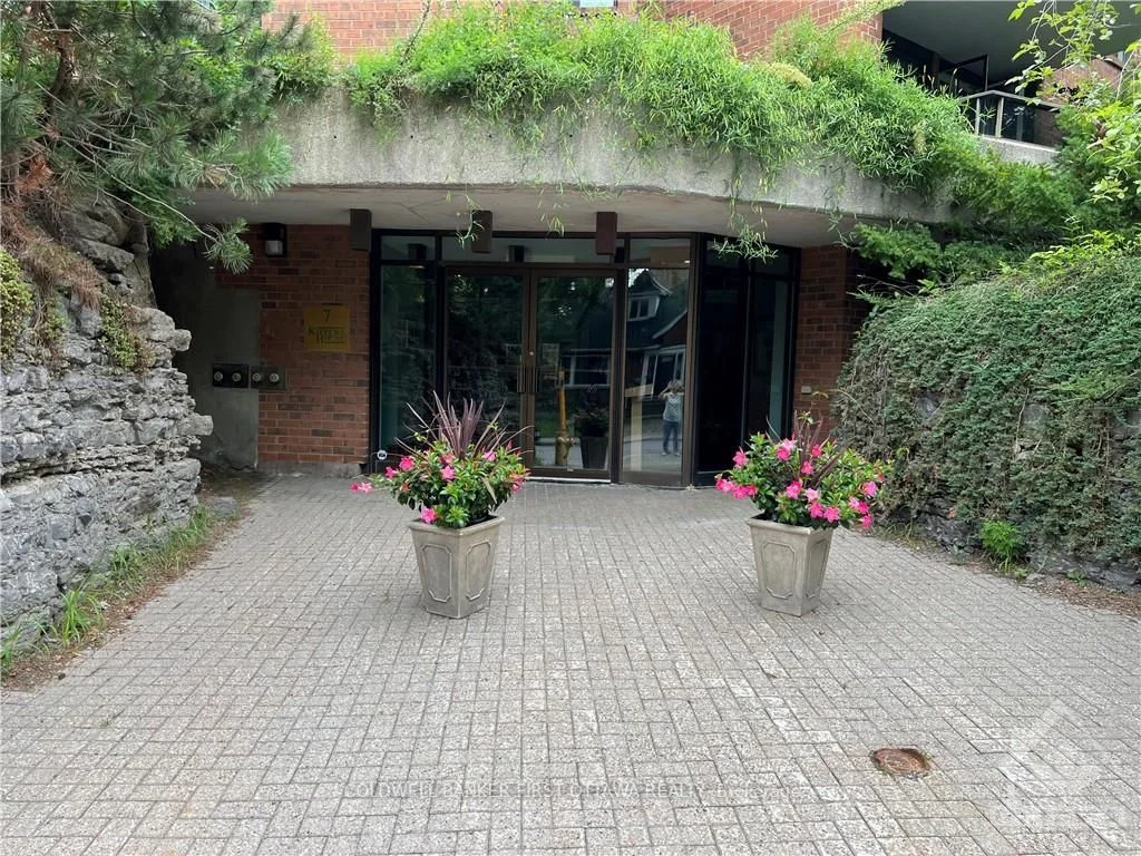Condo Apartment in Dows Lake - Civic Hospital and Area