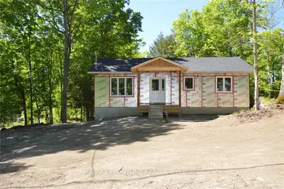 Detached in Lanark Highlands