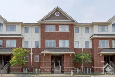 Condo Apartment in Barrhaven