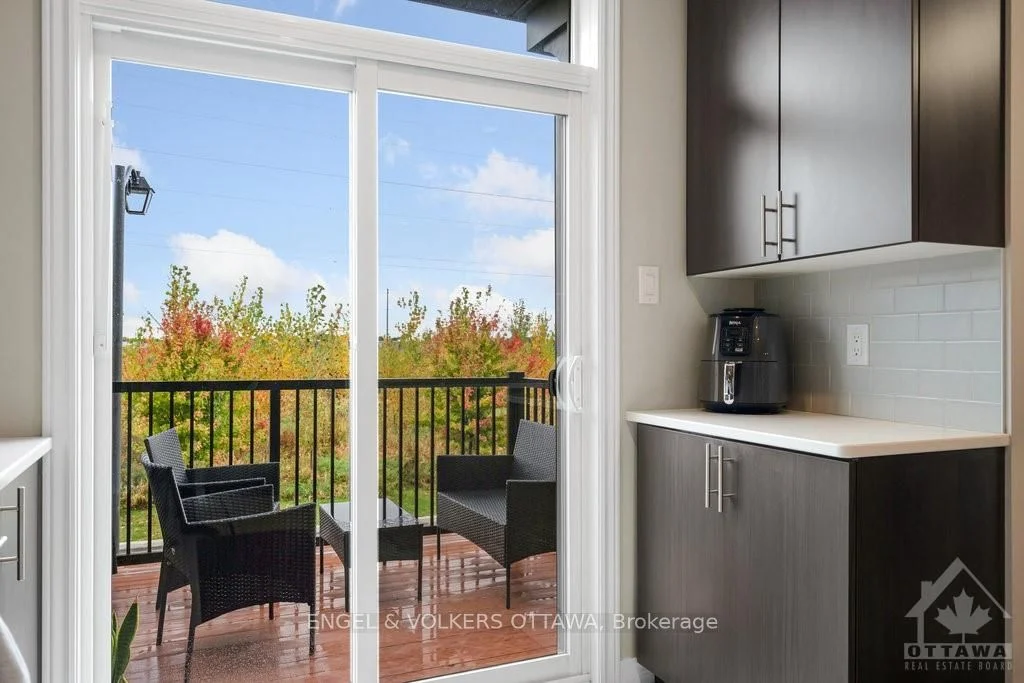 647 TRIGORIA Crescent, Orleans - Cumberland and Area, ON K4A 1B1
