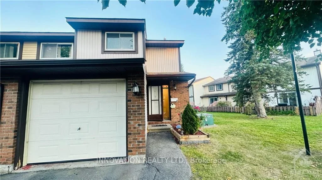 Condo Townhouse in Kanata