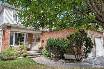 Detached in Hunt Club - South Keys and Area