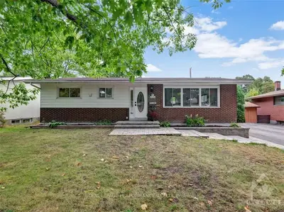 Detached in Elmvale Acres and Area
