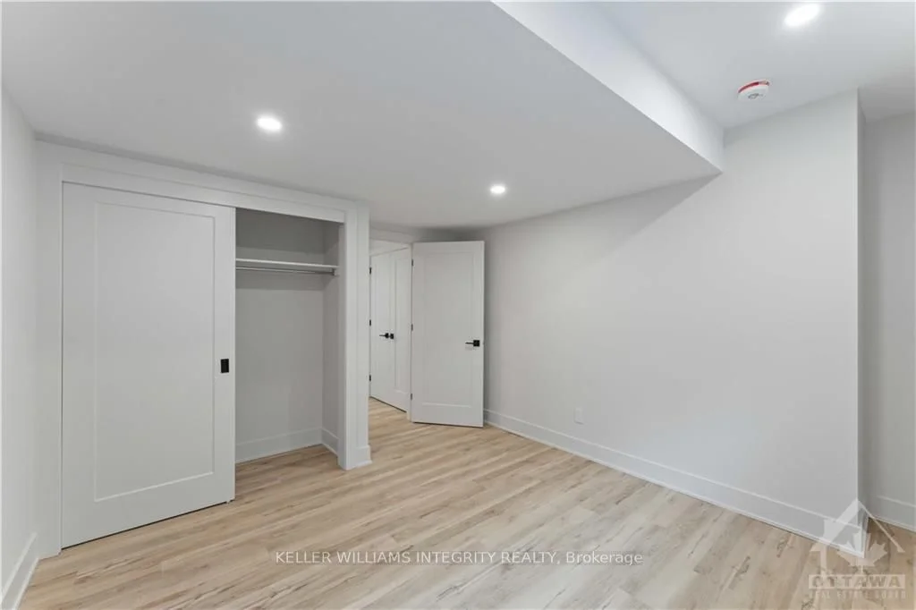 120 GLYNN Avenue B, Overbrook - Castleheights and Area, ON K1K 1S8