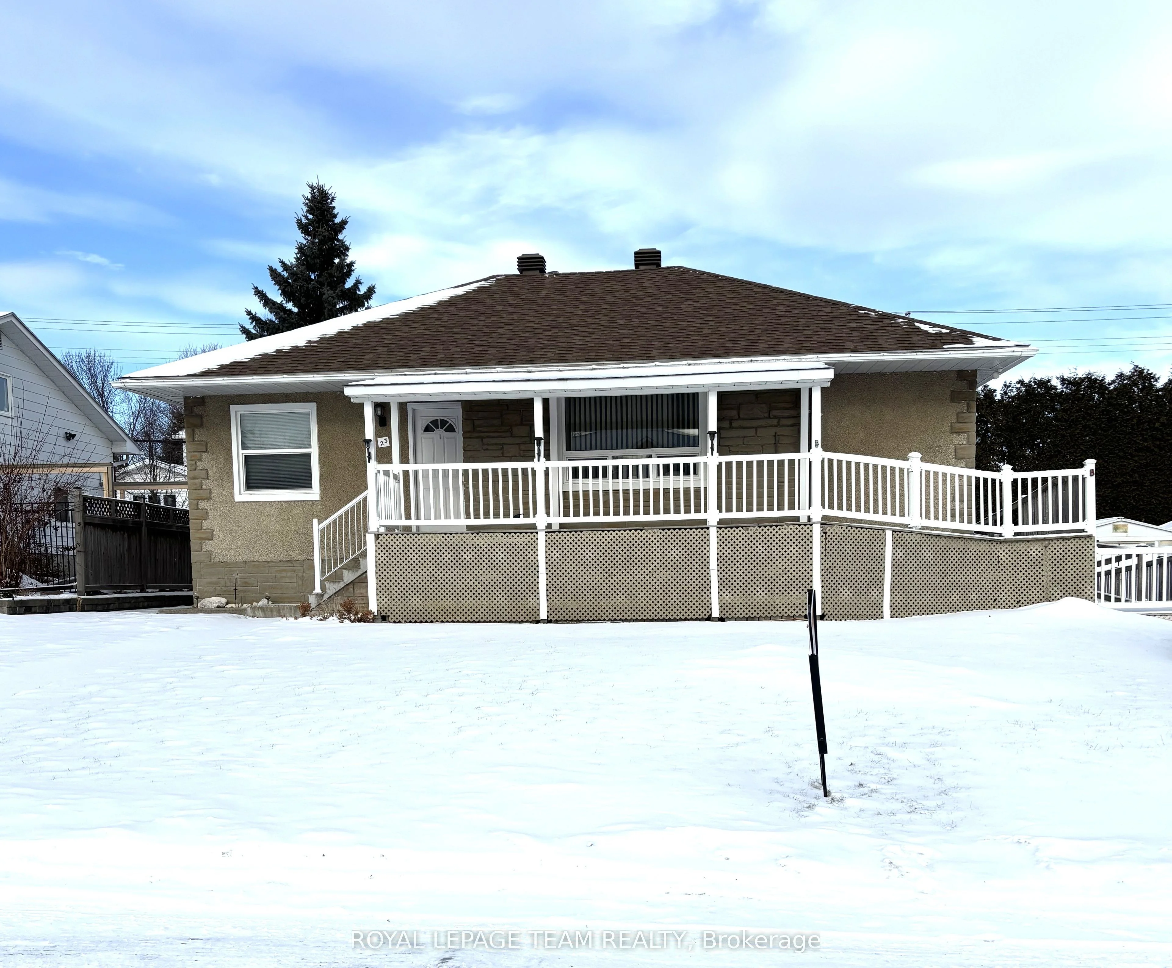 Detached in Meadowlands - Crestview and Area