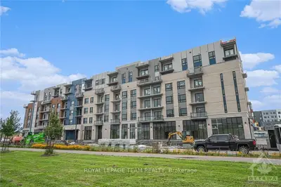 Condo Apartment in Manor Park - Cardinal Glen and Area