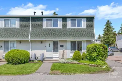 Condo Townhouse in Cyrville - Carson Grove - Pineview
