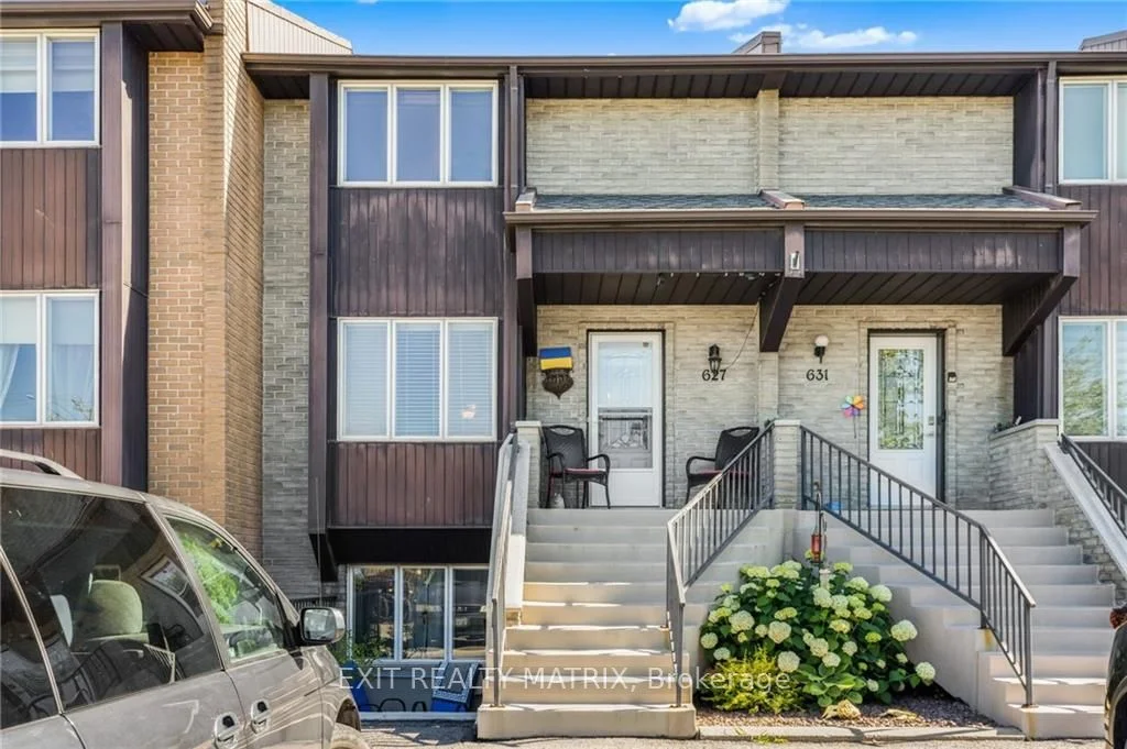 Condo Townhouse in Hawkesbury