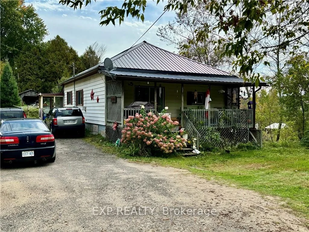 Detached in Addington Highlands