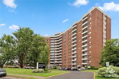 Condo Apartment in Cityview - Parkwoods Hills - Rideau Shore