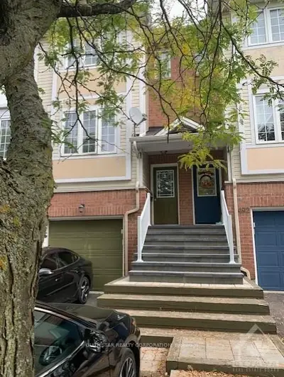 Att/Row/Townhouse in Bells Corners and South to Fallowfield