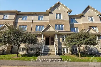 Condo Apartment in South of Baseline to Knoxdale