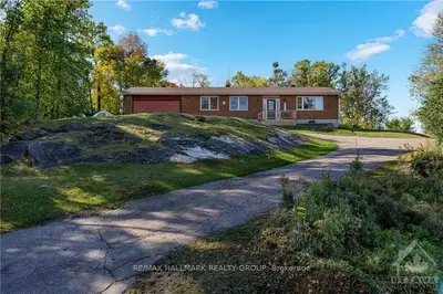 Detached in Horton