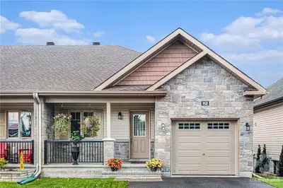 Att/Row/Townhouse in Russell