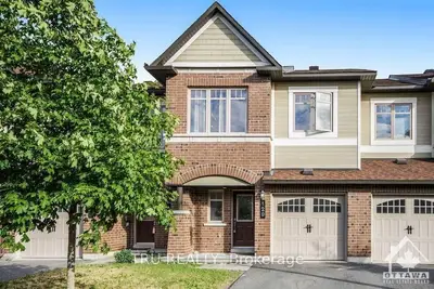Att/Row/Townhouse in Barrhaven