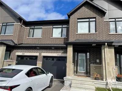Att/Row/Townhouse in Kanata