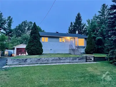 Detached in Greely - Metcalfe - Osgoode - Vernon and Area