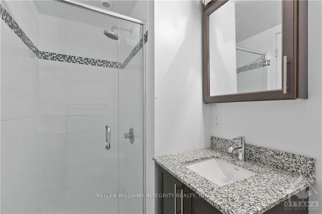 179 Metcalfe Street 1705, Ottawa Centre, On K2p 0w1
