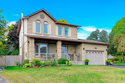 Detached in Brockville