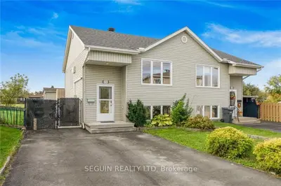 Semi-Detached in Hawkesbury