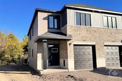 Att/Row/Townhouse in Kanata