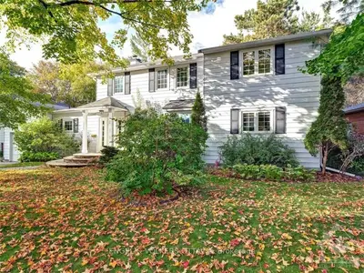 Detached in Manor Park - Cardinal Glen and Area