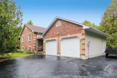 Detached in Beckwith