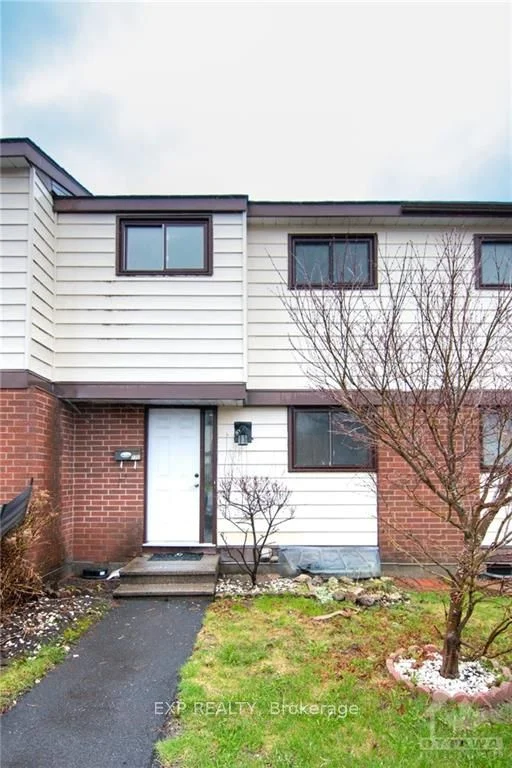 Condo Townhouse in Barrhaven