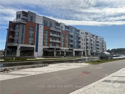 Condo Apartment in Manor Park - Cardinal Glen and Area