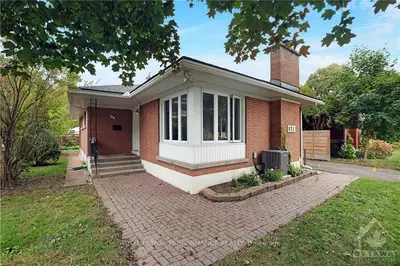 Detached in Elmvale Acres and Area