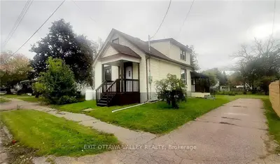Detached in Pembroke