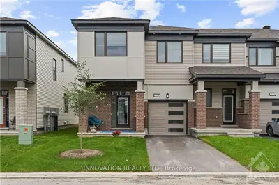 Att/Row/Townhouse in Stittsville - Munster - Richmond