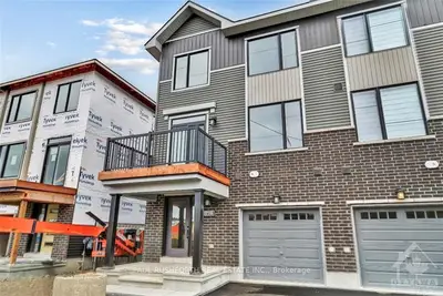 Att/Row/Townhouse in Orleans - Cumberland and Area