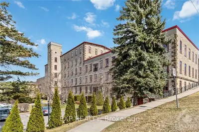 Condo Apartment in Mississippi Mills