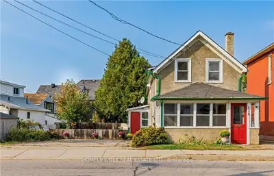 Detached in Brockville