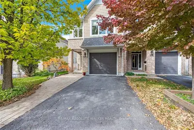 Att/Row/Townhouse in Blossom Park - Airport and Area