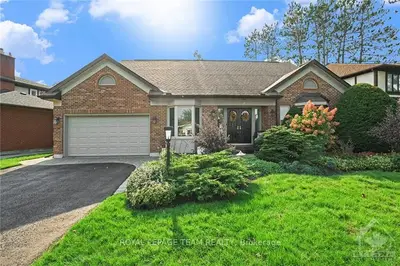 Detached in South of Baseline to Knoxdale