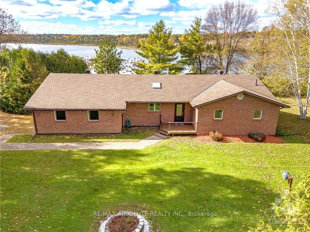 Detached in Greater Madawaska