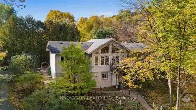 Detached in Frontenac