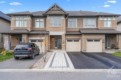 Att/Row/Townhouse in Blossom Park - Airport and Area