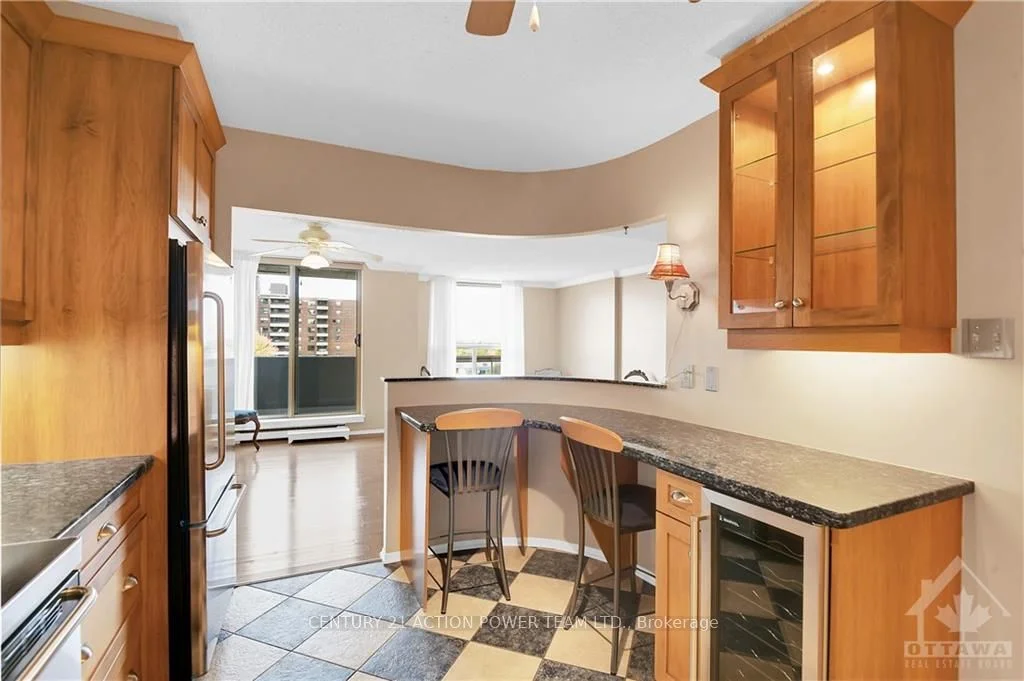 200 LAFONTAINE Avenue 804, Vanier and Kingsview Park, ON K1L 8K8