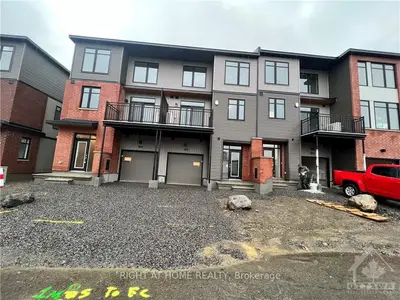 Att/Row/Townhouse in Blossom Park - Airport and Area