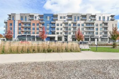 Condo Apartment in Manor Park - Cardinal Glen and Area