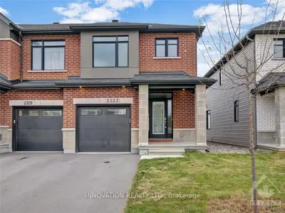 Att/Row/Townhouse in Stittsville - Munster - Richmond