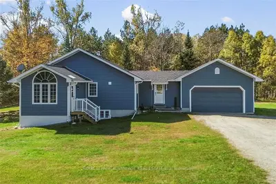 Detached in Lanark Highlands