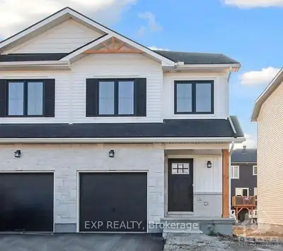 Att/Row/Townhouse in Smiths Falls