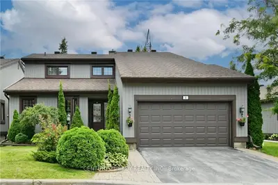 Detached Condo in Stittsville - Munster - Richmond