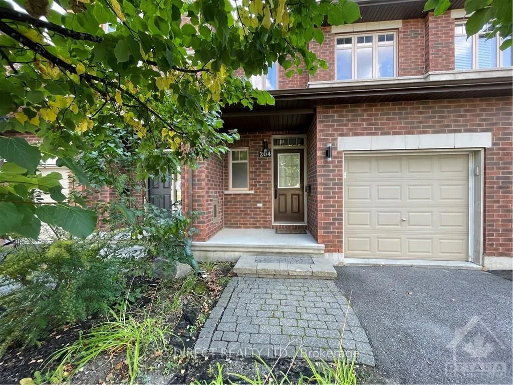 Att/Row/Townhouse in Kanata