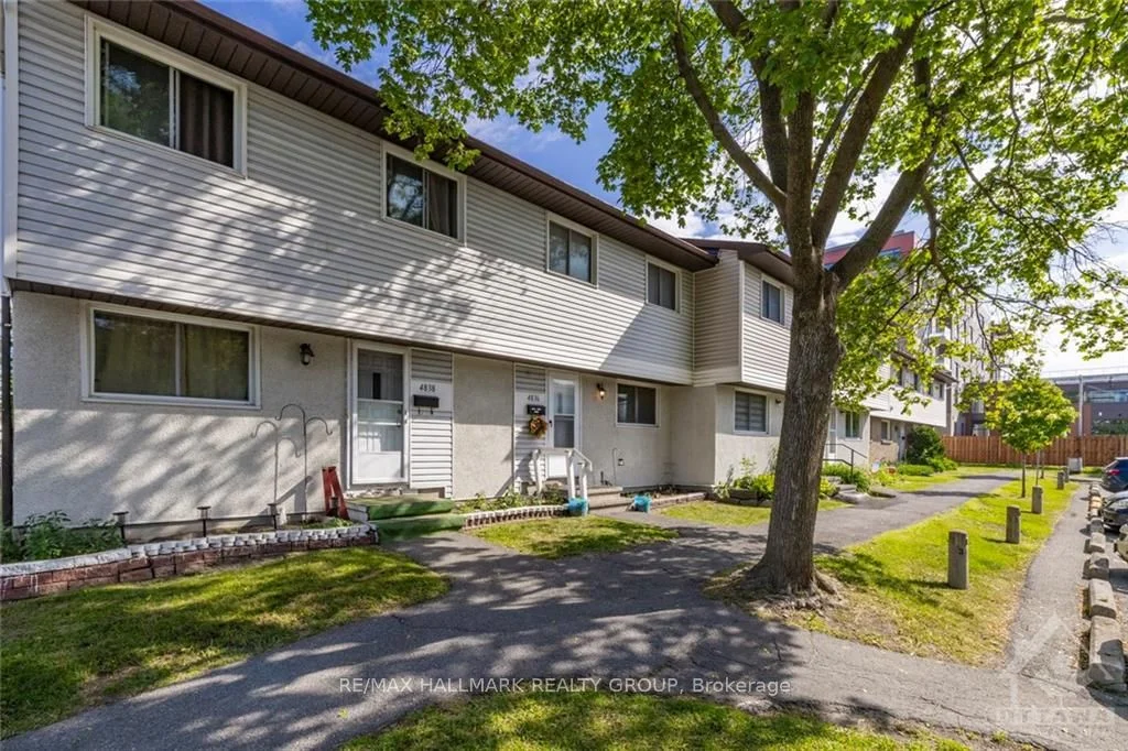 Condo Townhouse in Cyrville - Carson Grove - Pineview