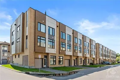 80 Cherry Blossom, Parkway Park - Queensway Terrace S And Area, On K2h 0c4